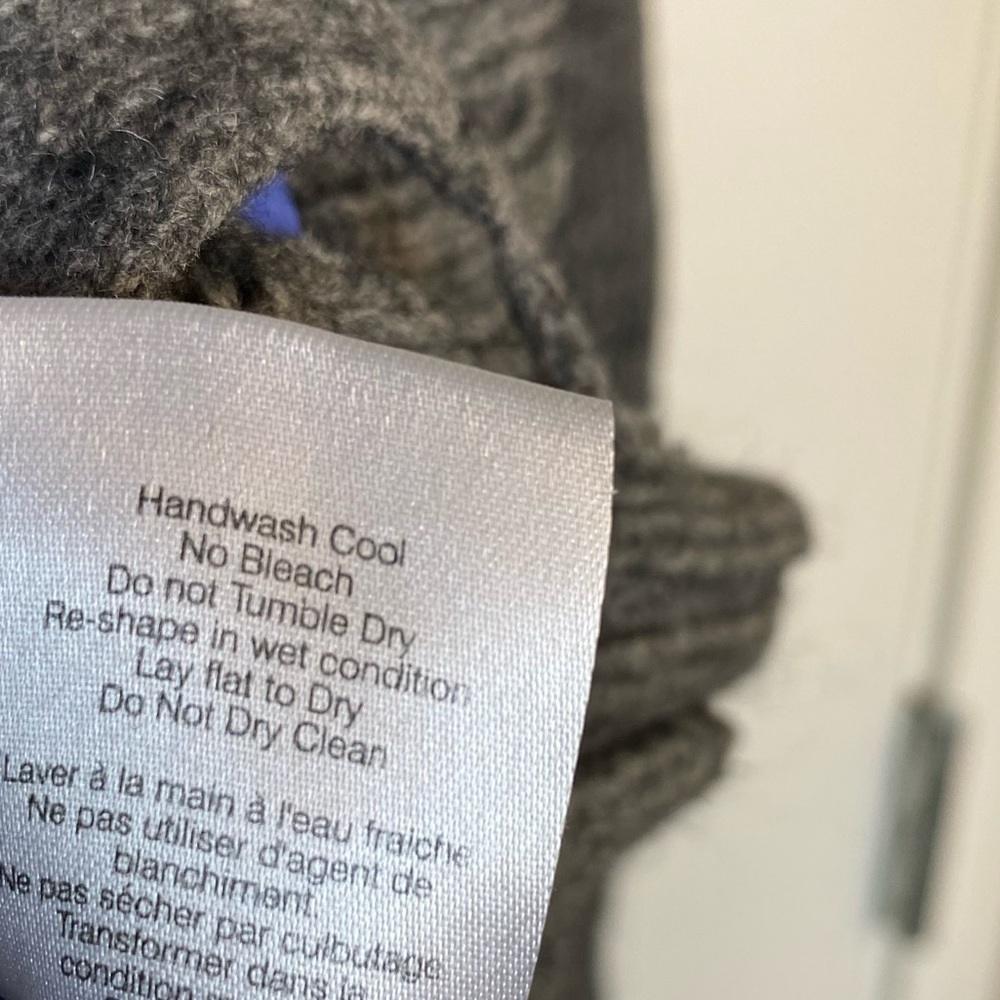 Aritzia TNA Lambswool Sea & Sky Cowichan Sweater Charcoal Grey Size XS - Picture 6 of 6
